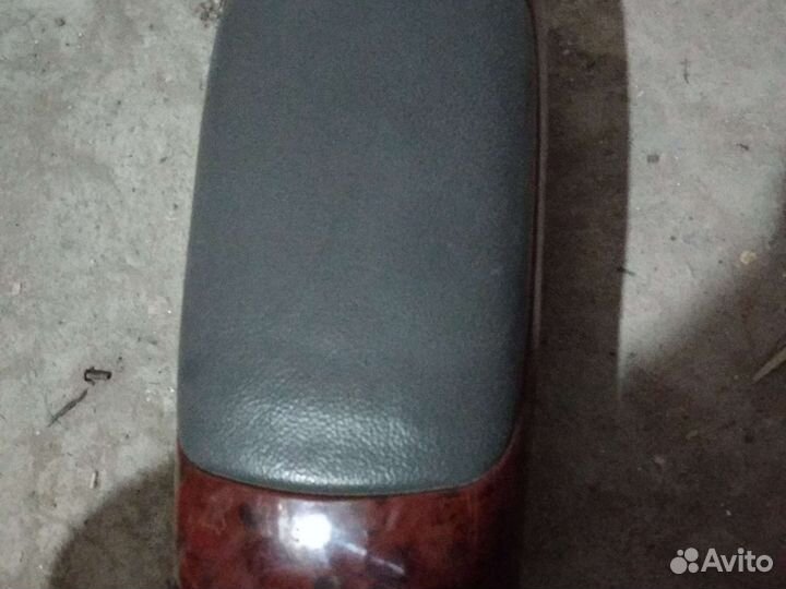 Подлокотник