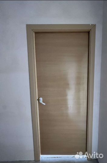 Двери межкомнатные с коробкой новые