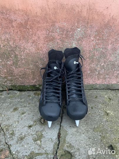 Коньки хоккейные 42 размер