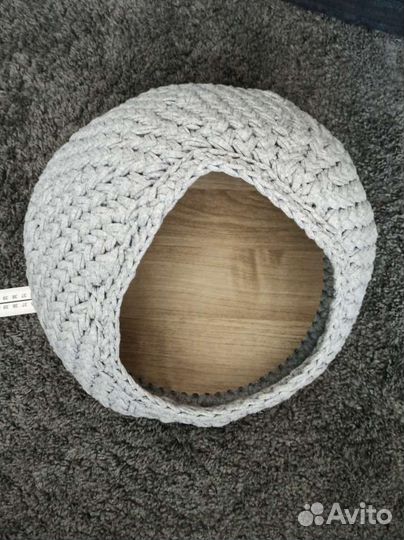 Лежанка вязанная для кошки или собачки