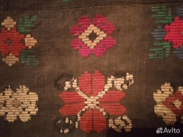 Старинное покрывало с вышивкой 19 века