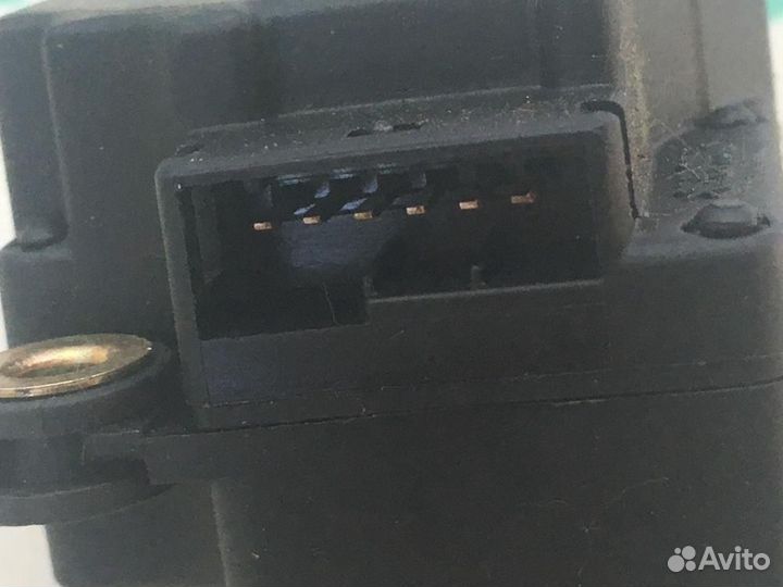 Моторчик заслонки печки для Volvo XC70 1 Cross Cou