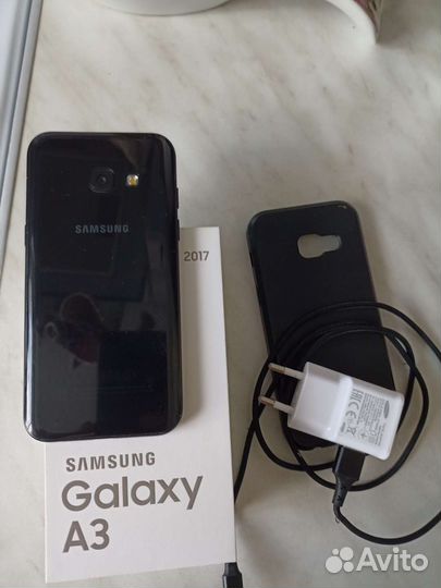 Телефон Samsung galaxy a3 2017