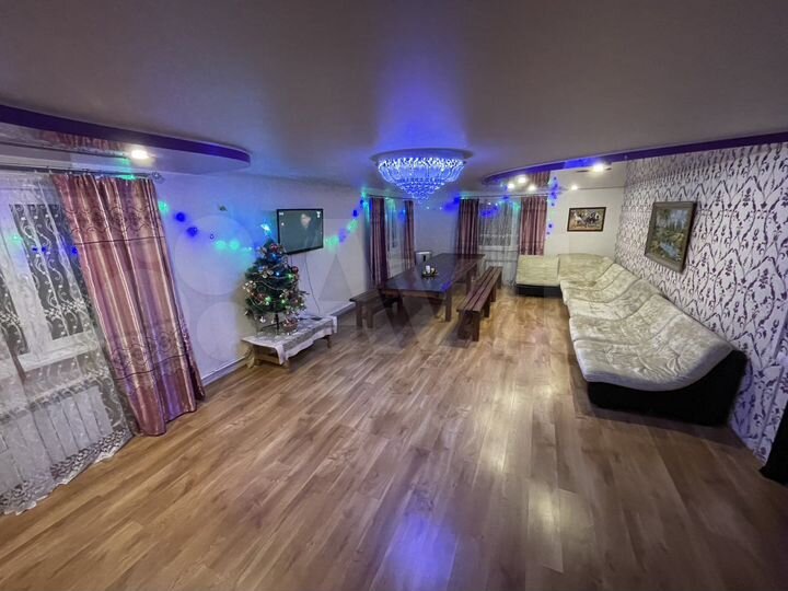 Дом 200 м² на участке 2 га