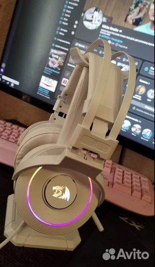 Игровые проводные наушники с подсветкой Redragon