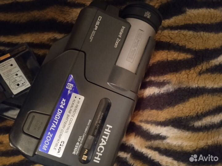 Видеокамера hitachi vm-e210e неисправна