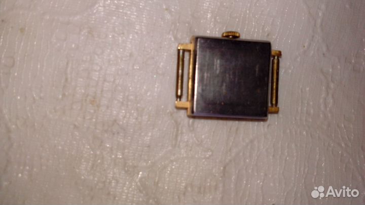 Часы женские позолоченные 