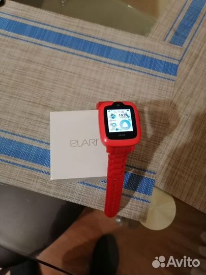 Детские часы Elari KidPhone 3G
