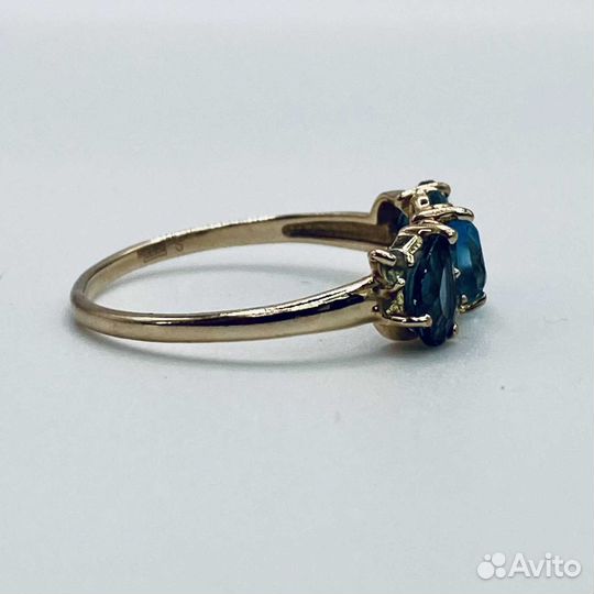 Золотое кольцо с топазом