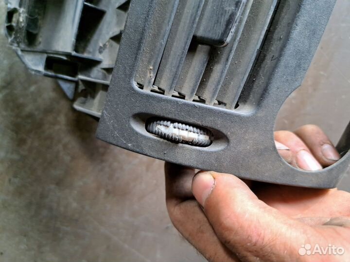 Дефлектор торпеды Mercedes W211