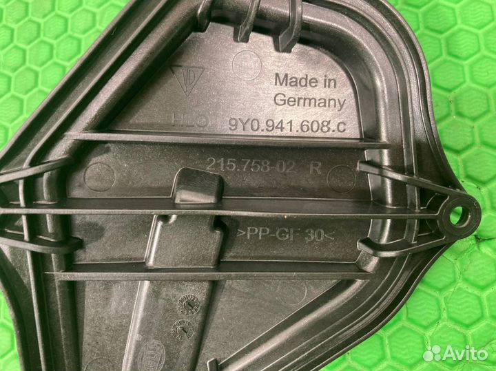 Кронштейн фары передний правый Porsche Cayenne 3