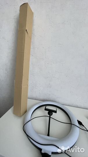 Кольцевая лампа Walker WLR 3010 и штатив