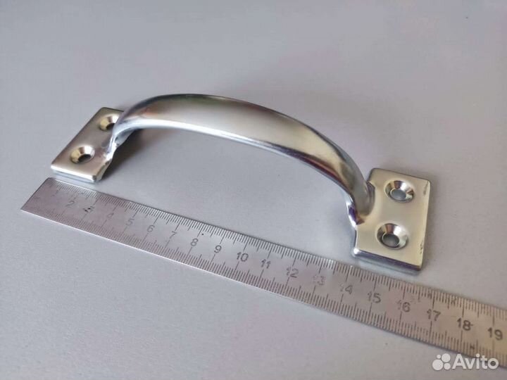 Ручка дверная металлическая