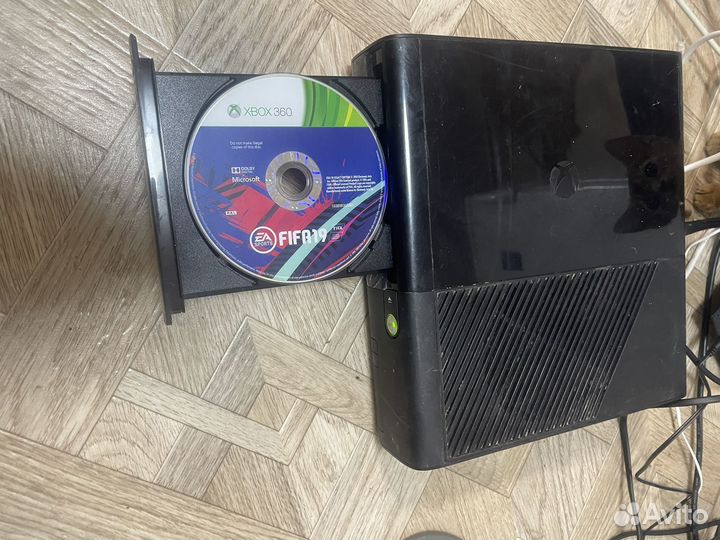 Xbox 360 e с играми