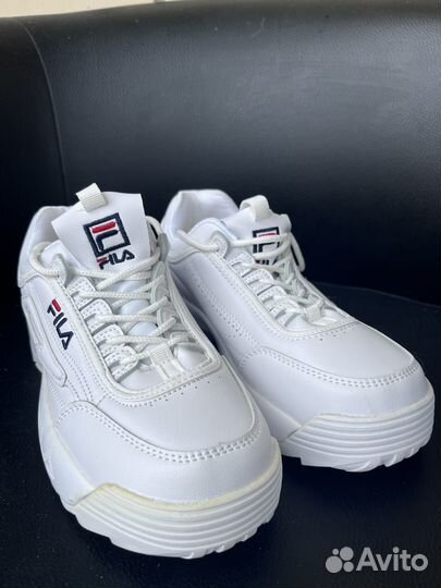 Кроссовки женские