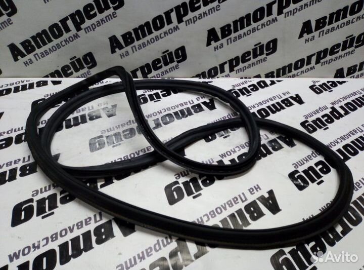 Уплотнительная резинка багажника Volkswagen Passat