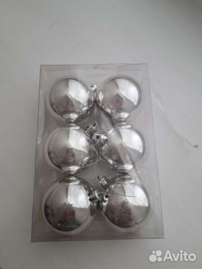 Елки и новогодние украшения