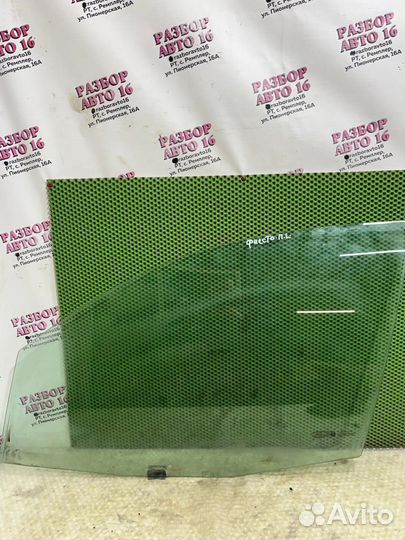 Стекло переднее левое Ford Fiesta mk5