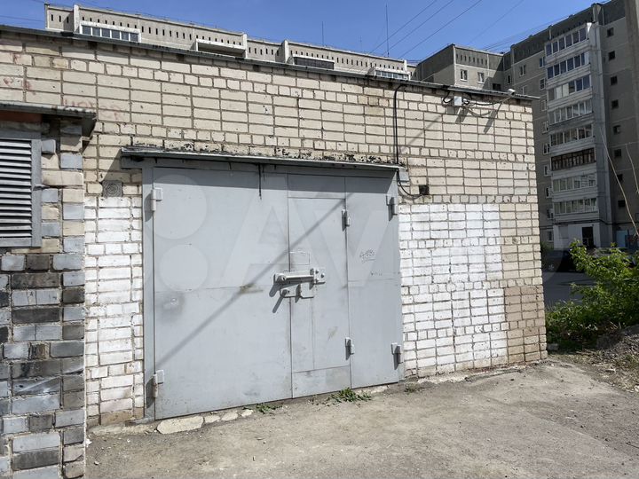 Гараж, > 30 м²