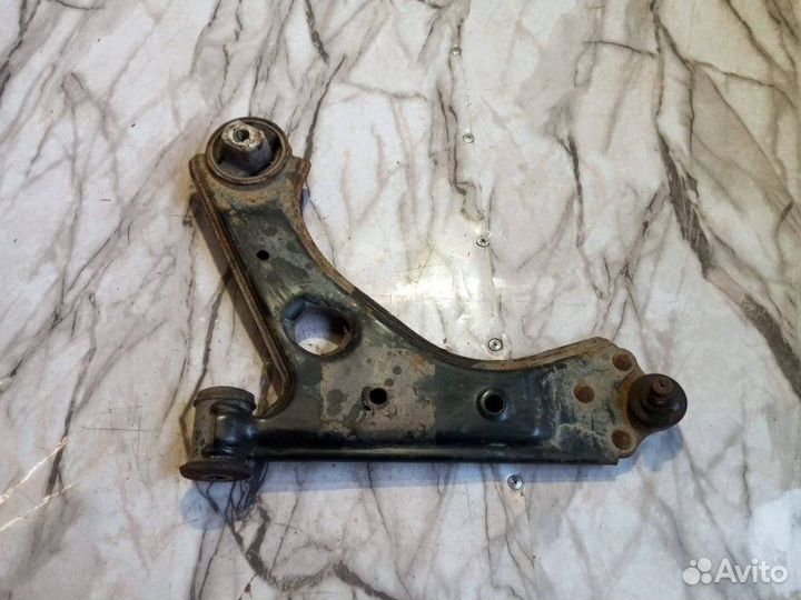 Рычаг нижний левый Fiat Punto 199 350 A1.000 2006