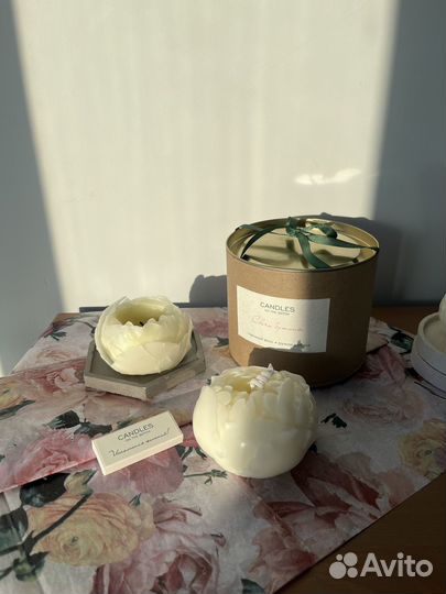 Подарочный набор свеча пион с подносом из бетона