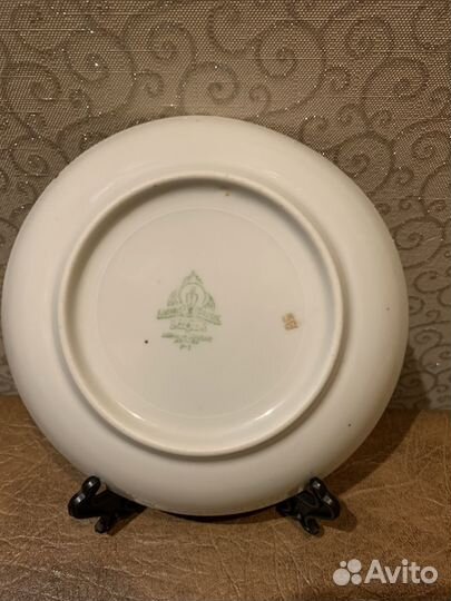 Винтажное блюдце с зеленым орнаментом