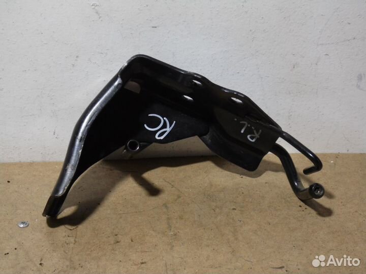 Кронштейн глушителя Тойота Лексус