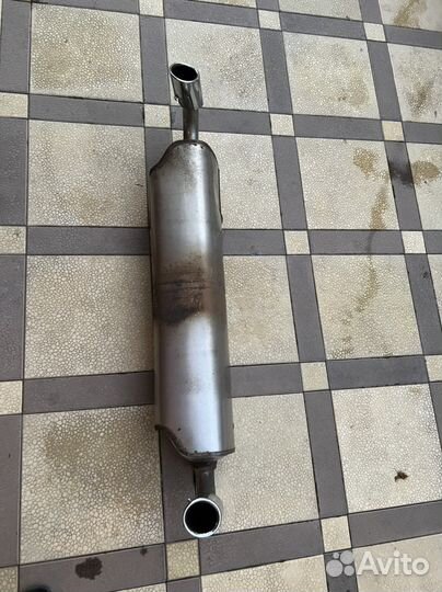 BMW G30 задний бачок глушителя