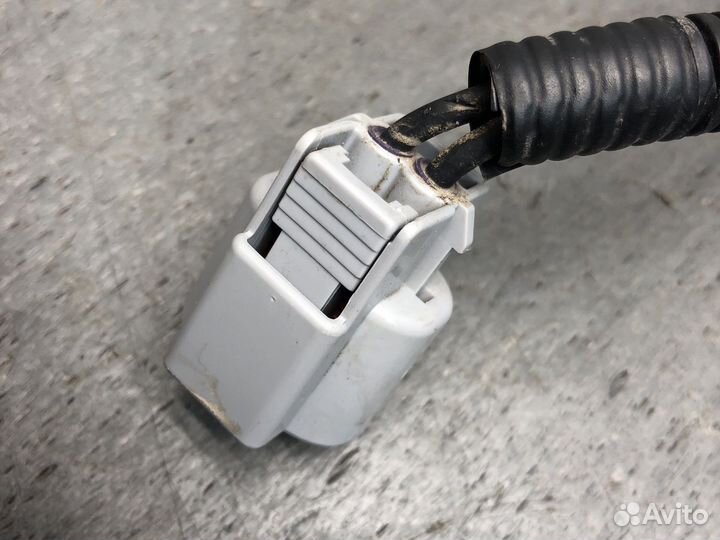 Правая петля Genesis 2