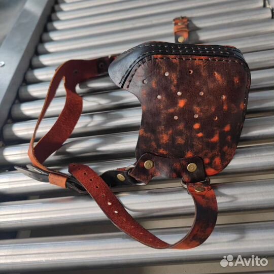 Маска из натуральной кожи