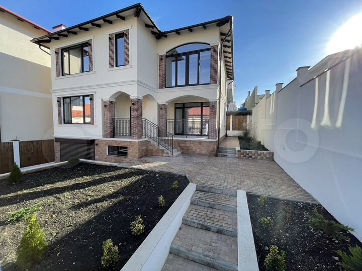 Дом 300 м² на участке 3 сот.