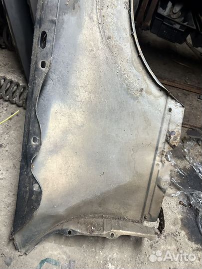 Крыло переднее левое для mercedes 140