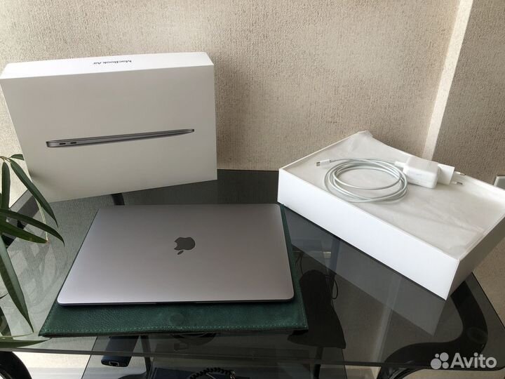 Apple MacBook Air M1 8/256 идеал, 94 цикла