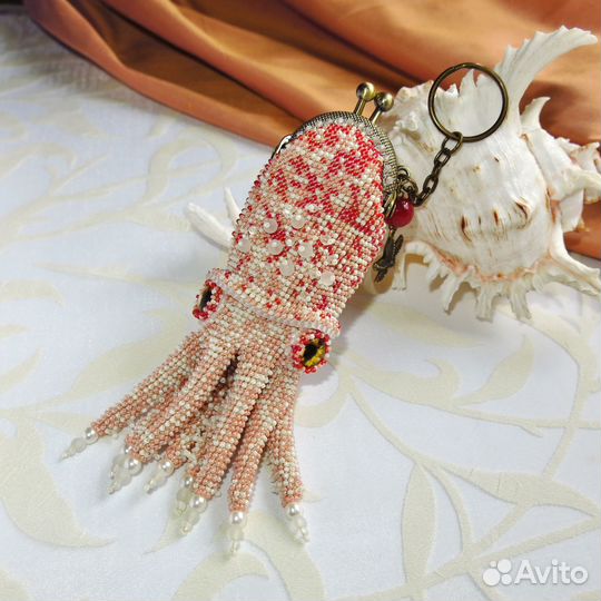 Брелок-монетница Кальмар лососевого цвета