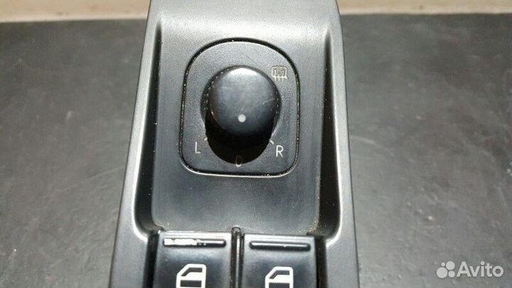 Кнопки стеклоподъемника Volkswagen Passat CC 2.0