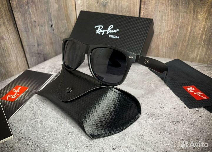 Солнцезащитные очки Ray Ban