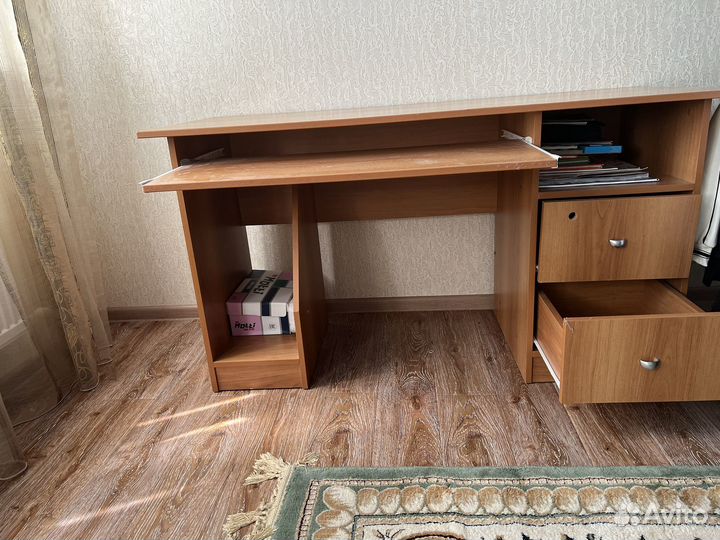 Письменный стол для школьника бу