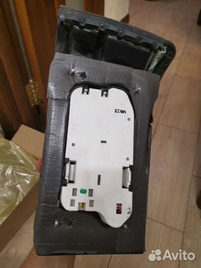 Задний внешний левый фонарь Mazda 626