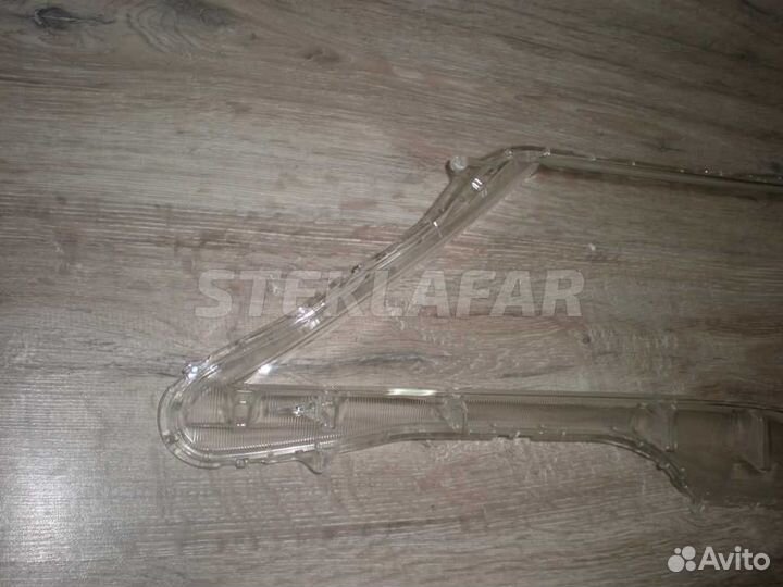 Стекло фары Toyota RAV4 40 (2012-2015) дорестайли