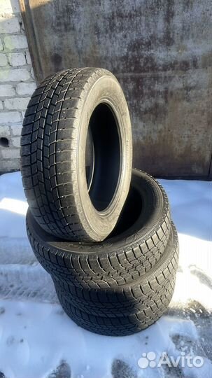 Goodyear Ice Navi 6 215/60 R17