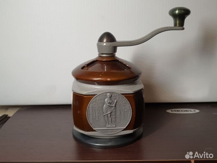 Ретро ручные кофемолки