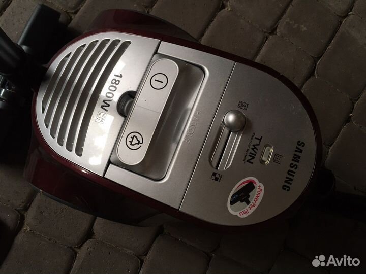 Пылесос Samsung с контейнером