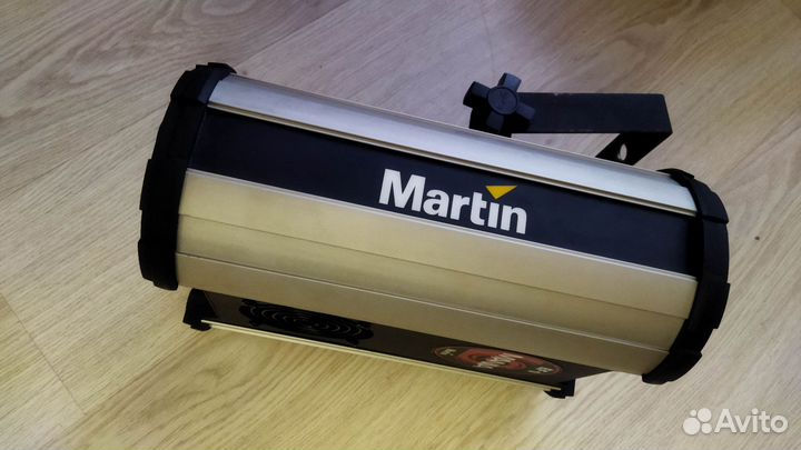 Световой прибор для дискотек Martin Mania EF 1