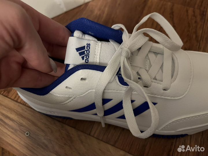 Кроссовки adidas новые