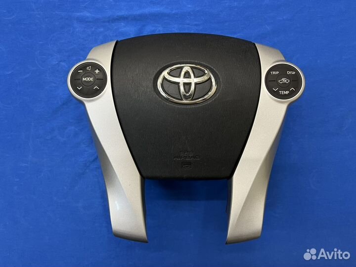 Кнопки мультируля Toyota Prius 30 Aqua