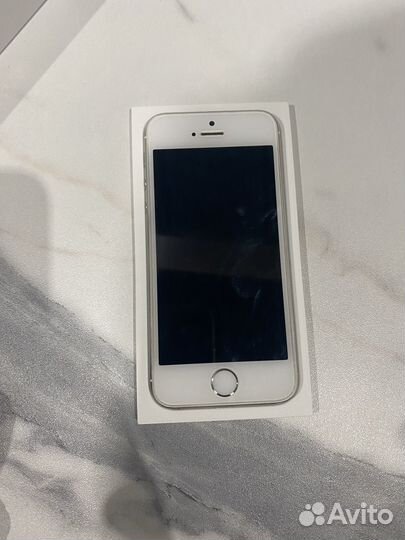 Телефон iPhone 5s