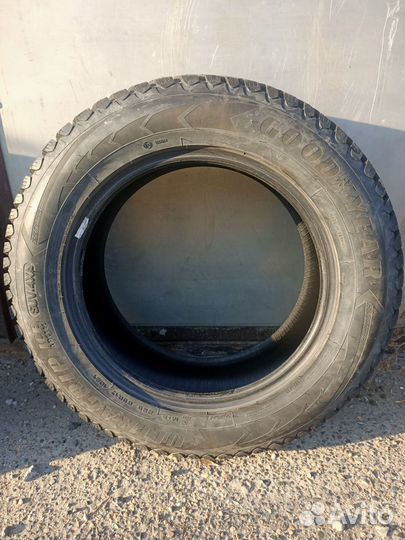 Goodyear Ultragrip Ice Arctic 225/65 R17 102T