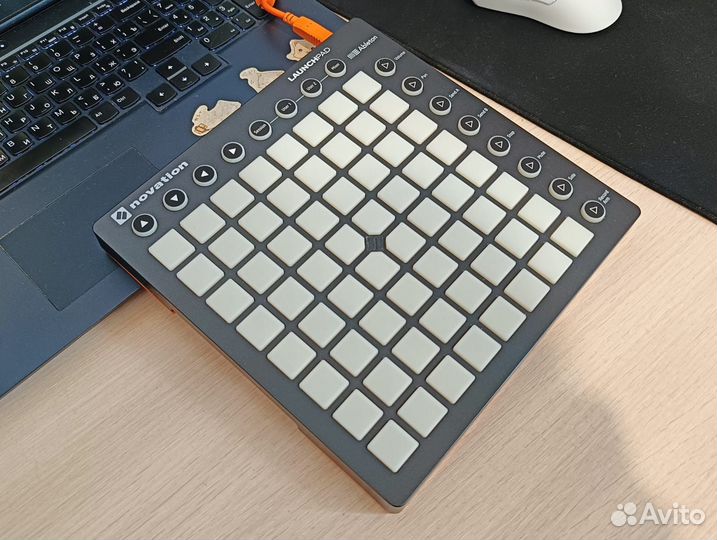 Midi-контроллер Novation Launchpad
