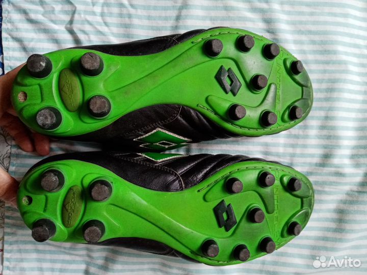 Футбольные бутсы