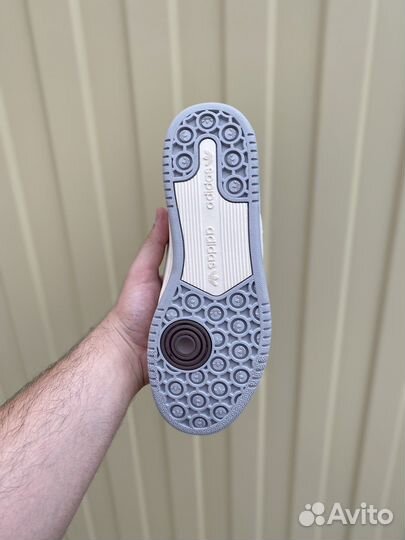 Кроссовки adidas